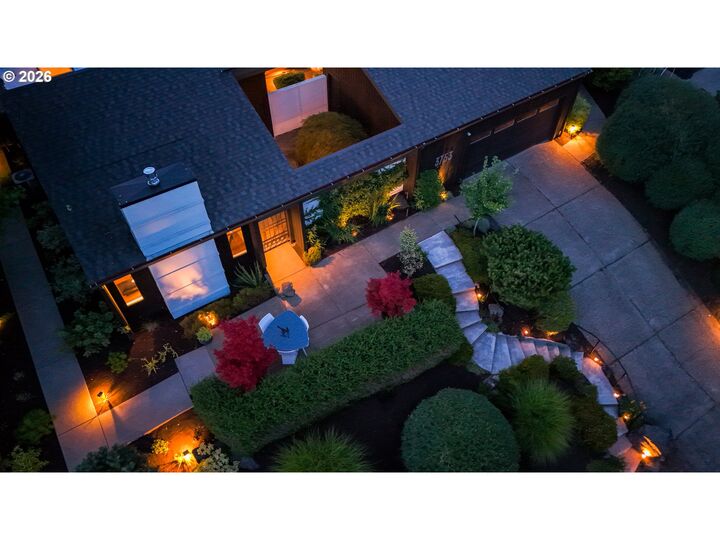 Property Photo:  3753 SW Lyle Ct  OR 97221 