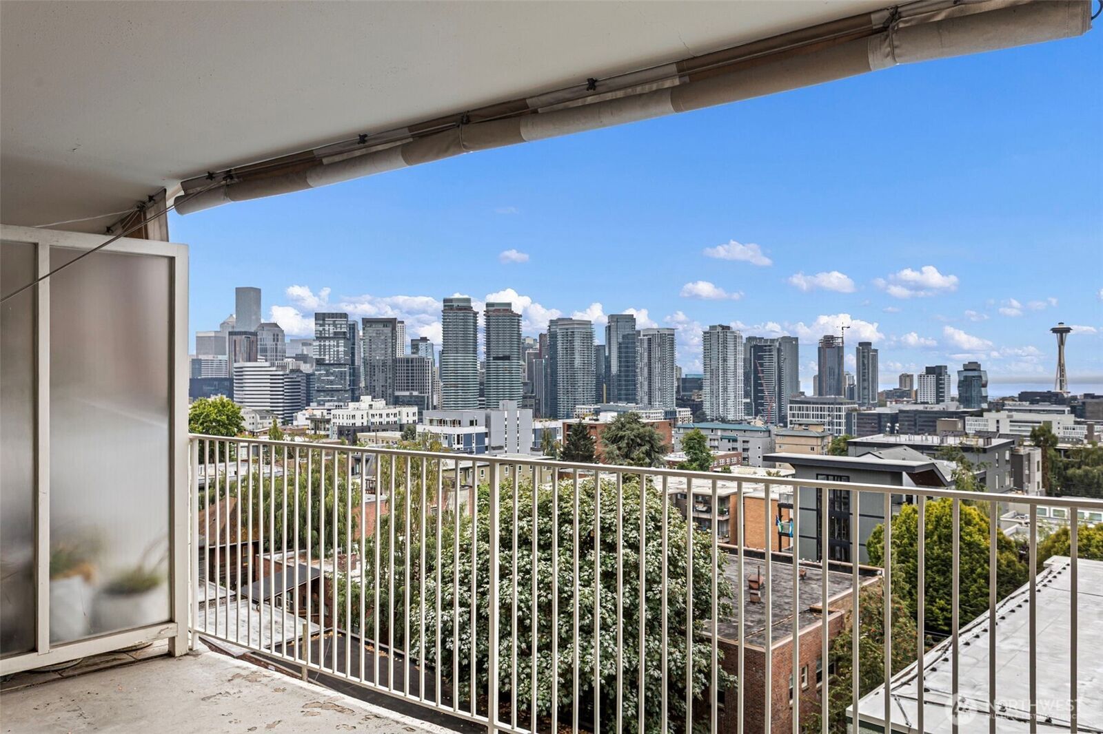 Property Photo:  525  Belmont Avenue E 6C  WA 98102 