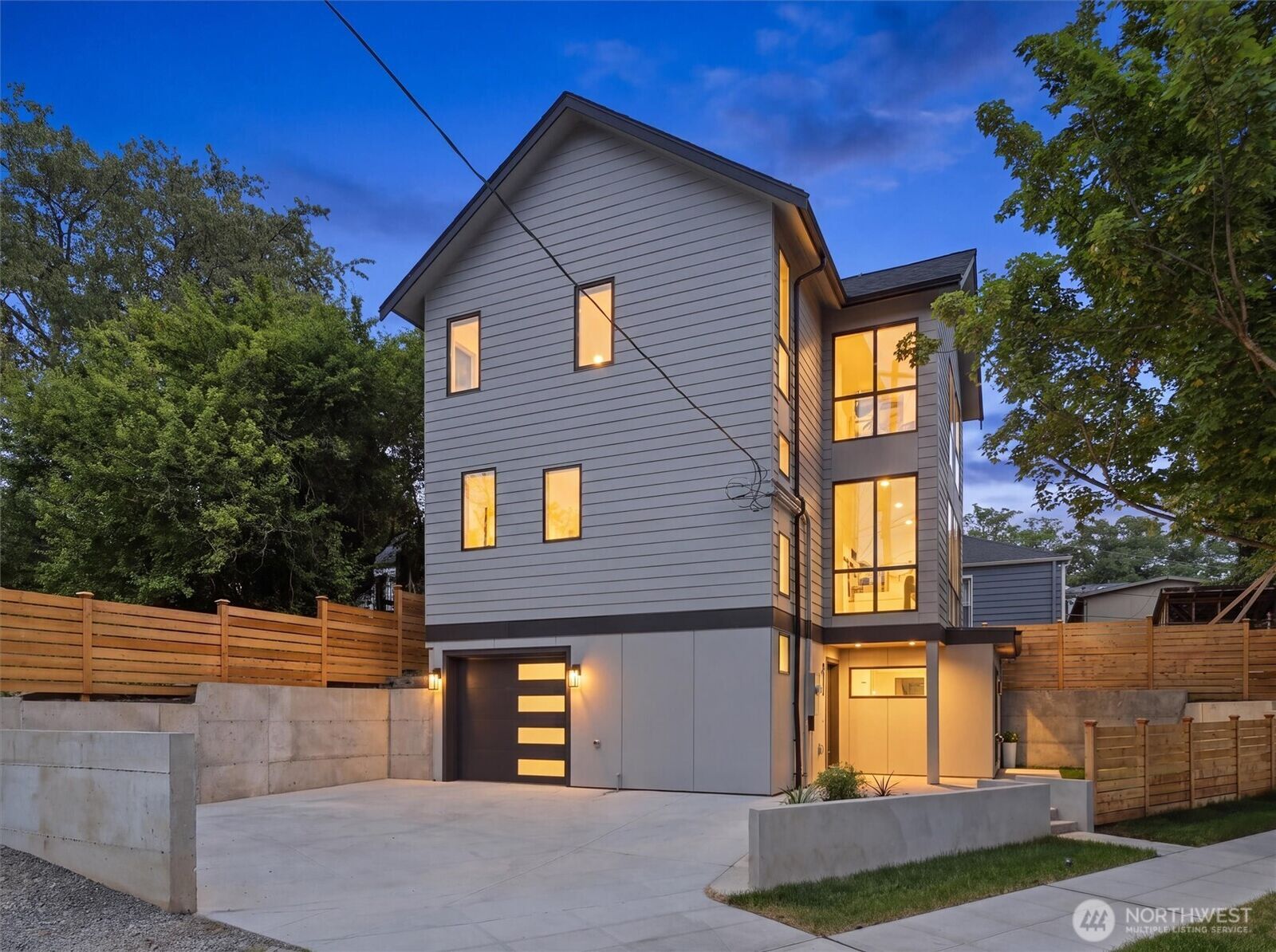 Property Photo: 2726 NE Blakeley Street WA 98105