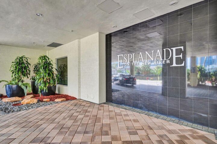 Property Photo:  