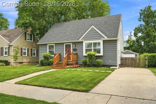 Property Photo:  310 N Edgeworth Avenue  MI 48067 