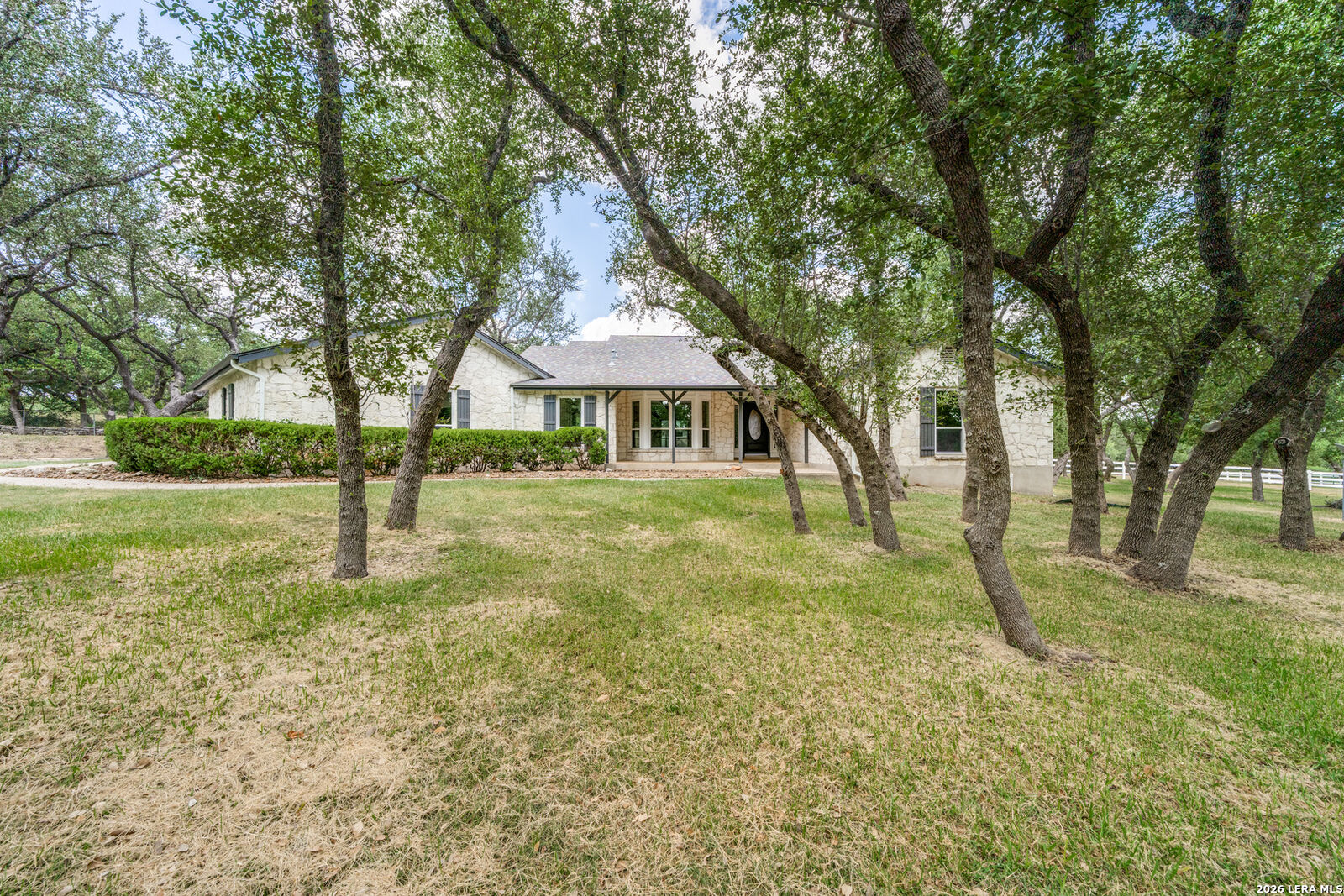 Property Photo: 111 E Oak Estates Dr TX 78260