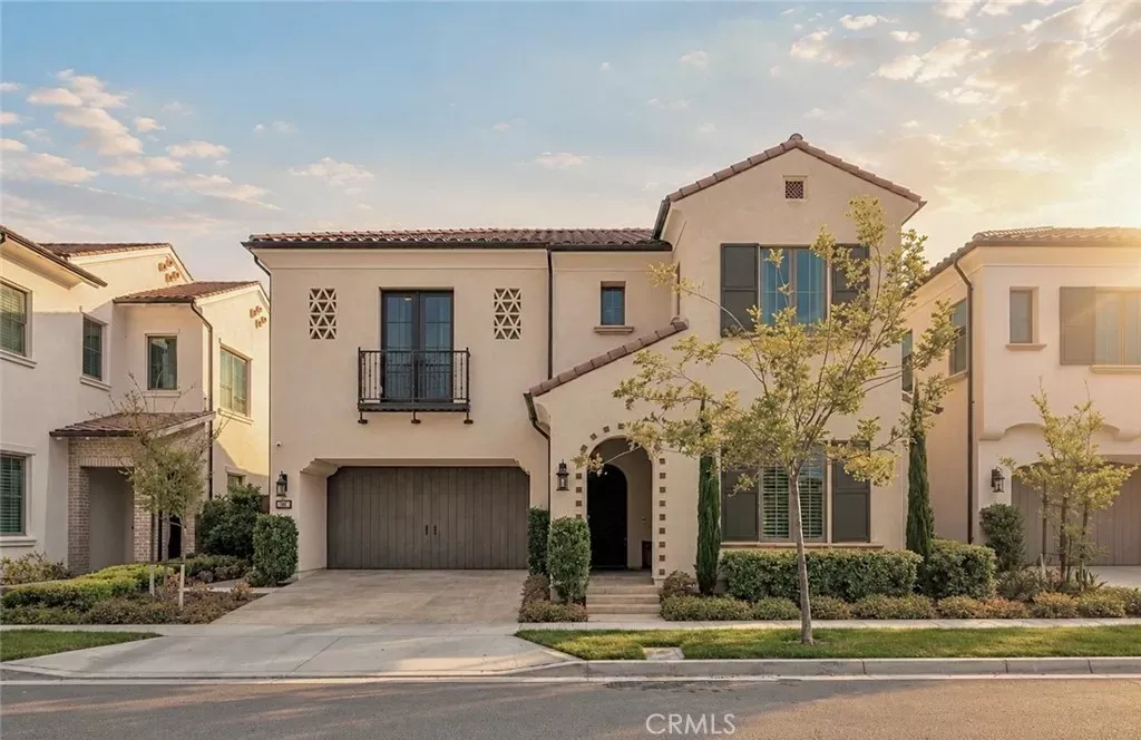 Property Photo:  128 Roscomare  CA 92602 
