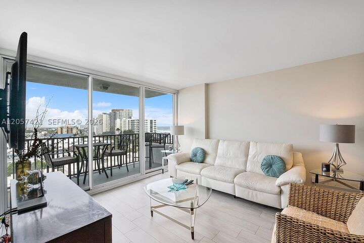 Property Photo: 531 N Ocean Blvd 1005 FL 33062