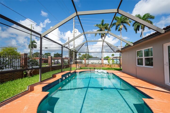 Property Photo:  3134 Pierce St  FL 33021 