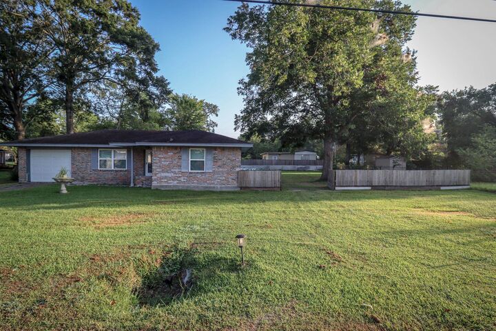 Property Photo: 350 W Smith St TX 77659