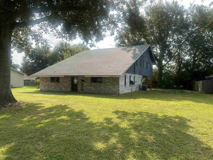 Property Photo: 605 Central Parkway LA 70605