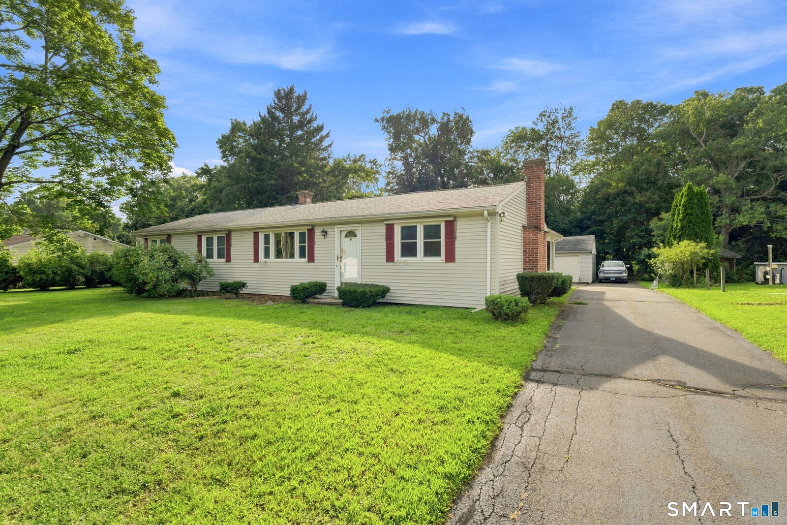 Property Photo:  979 Farmington Drive  CT 06410 