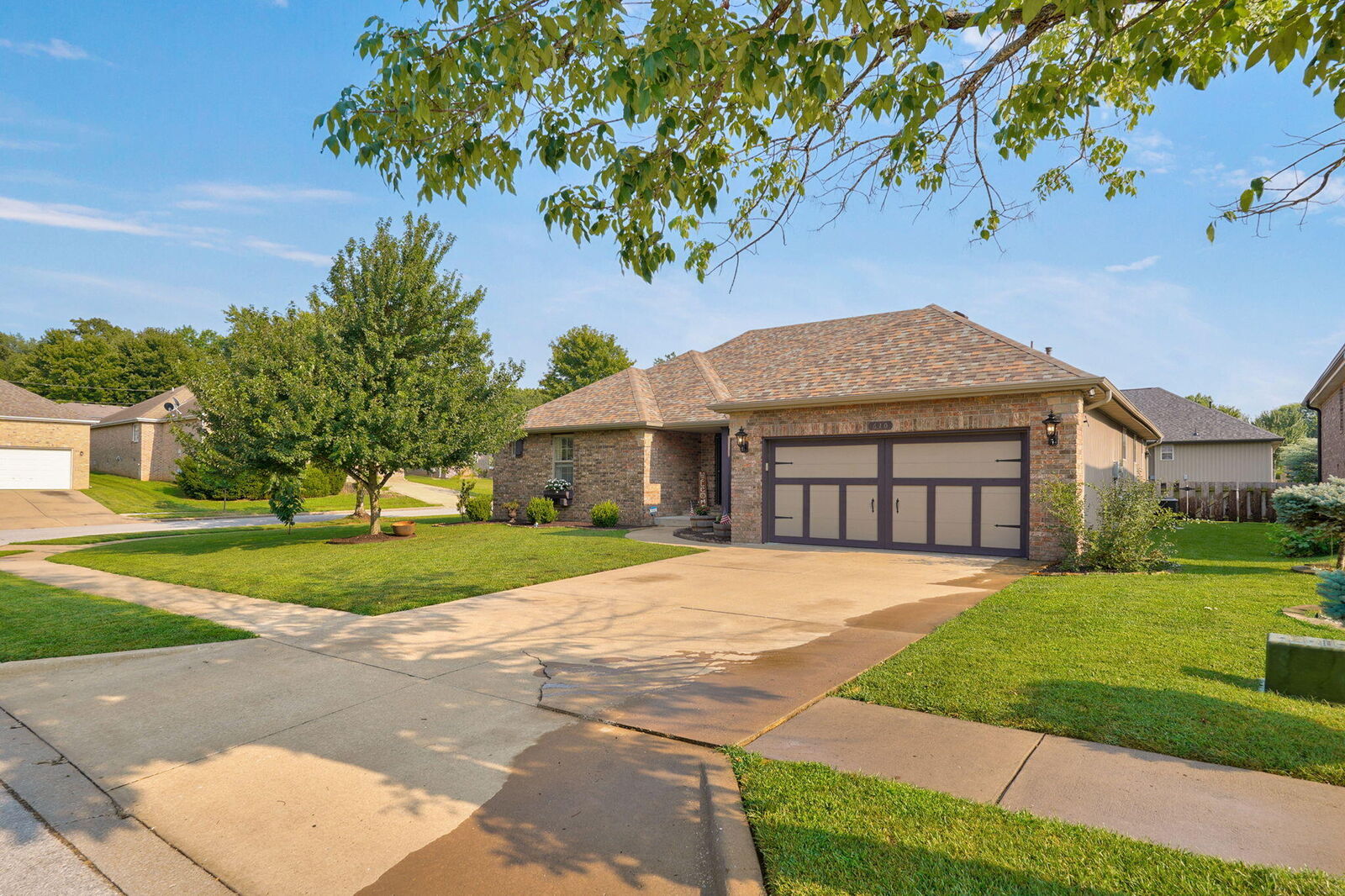 Property Photo: 610 E Katella Circle MO 65714