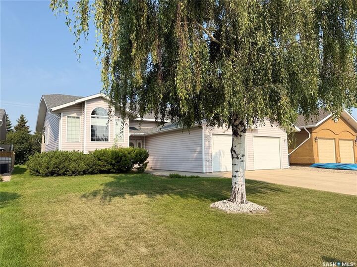 Property Photo:  1121 21st Street  SK S0K 2A0 