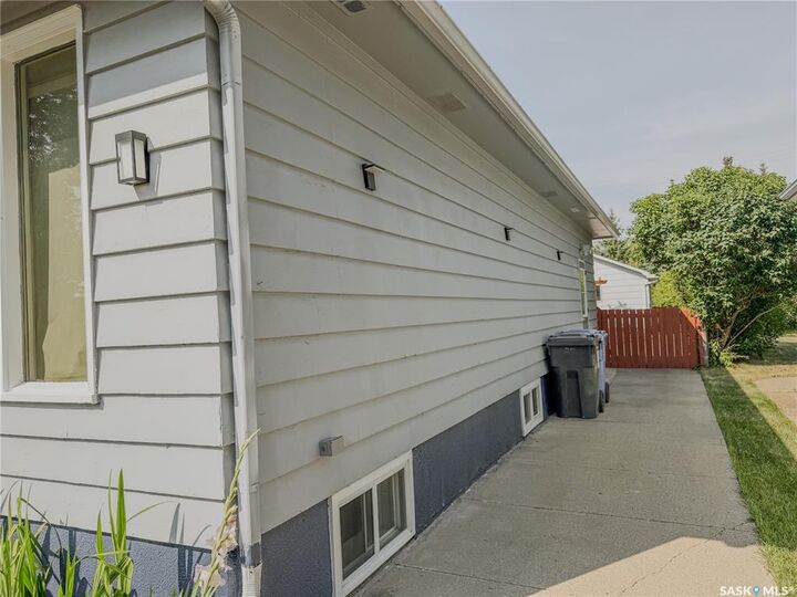 Property Photo: 228 8th Avenue E SK S0A 2P0