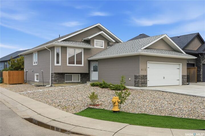 Property Photo: 455 Hastings Crescent SK S7V 0C8