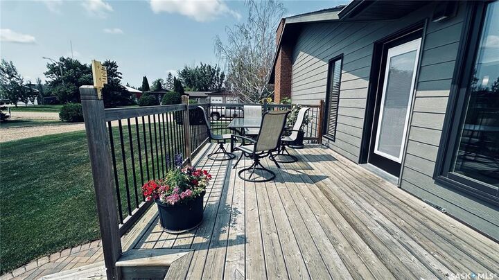Property Photo: 816 1st Avenue SK S0E 1W0