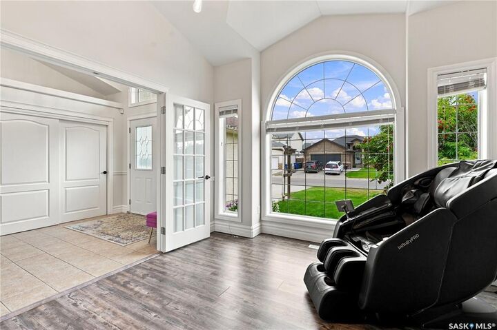 Property Photo: 102 Brookdale Crescent SK S7V 1K5
