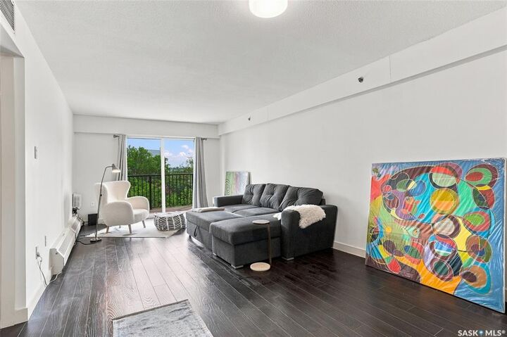 Property Photo: 537 4th Avenue N 504 SK S7K 2M6