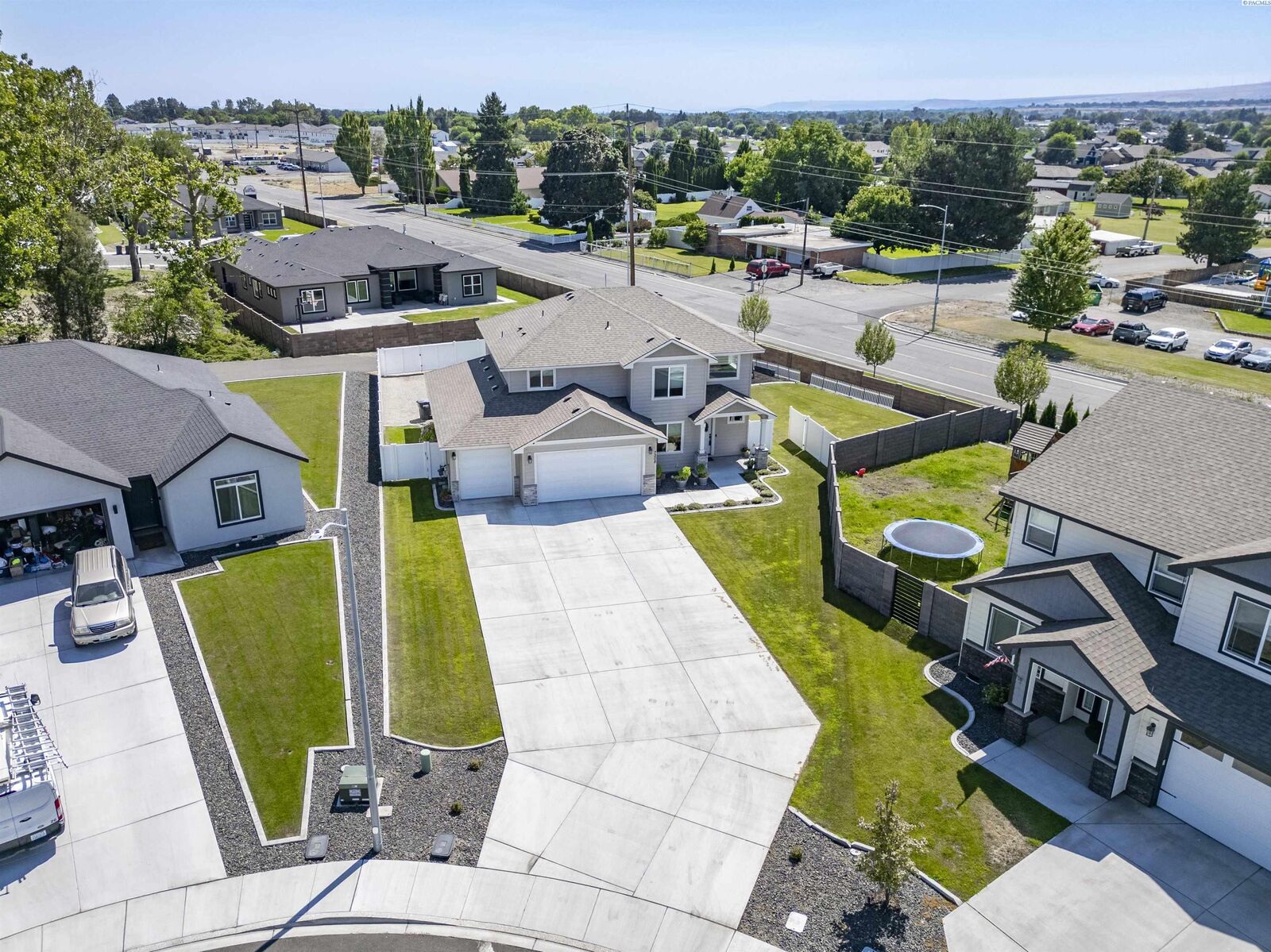 Property Photo: 7208 Cerulean Ct WA 99301