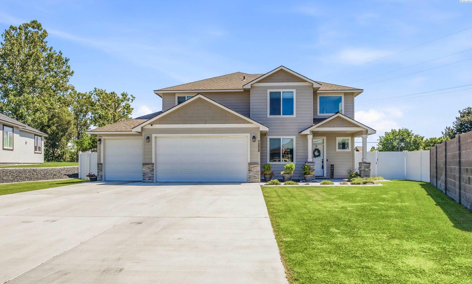 Property Photo: 7208 Cerulean Ct WA 99301