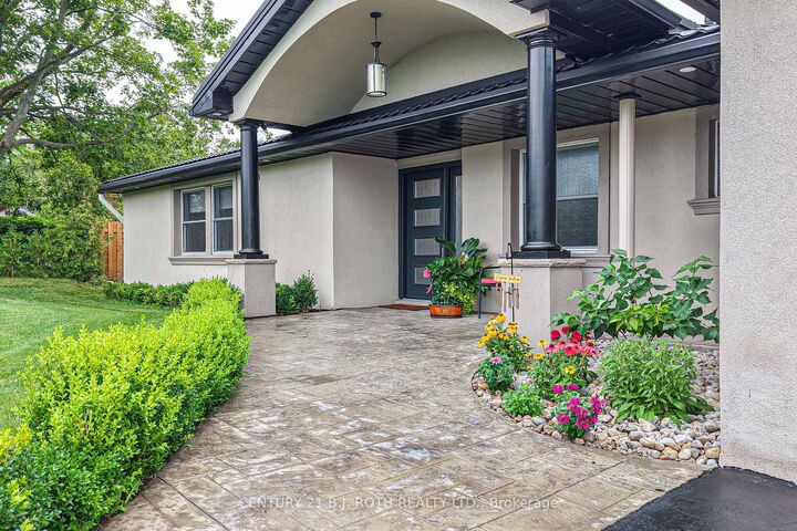 Property Photo: 91 Moon Point Drive ON L3V 0R8