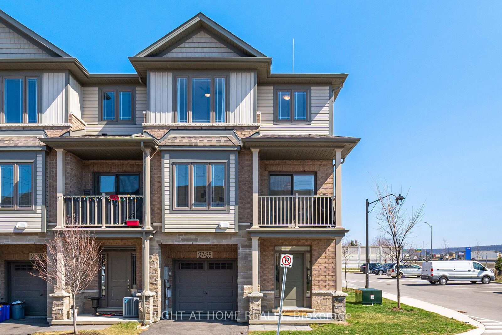 Property Photo: 27 Rachel Drive 25 ON L8E 0K6