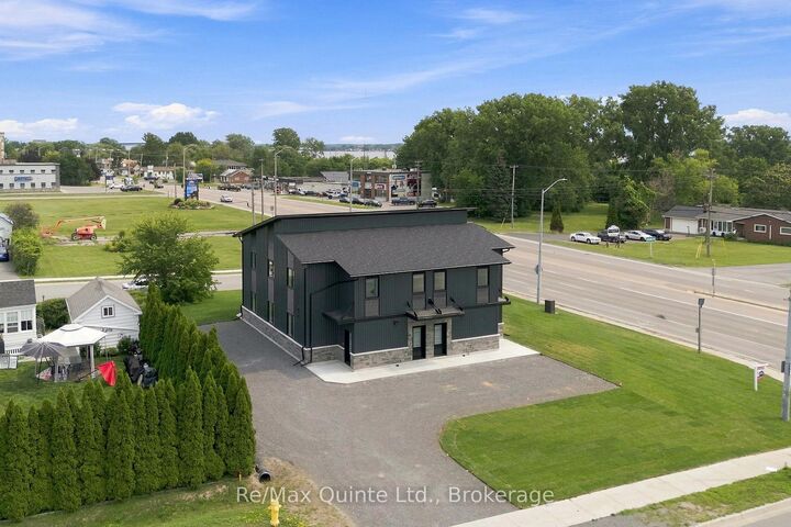 Property Photo: 5 Sienna Avenue A ON K8P 0E5