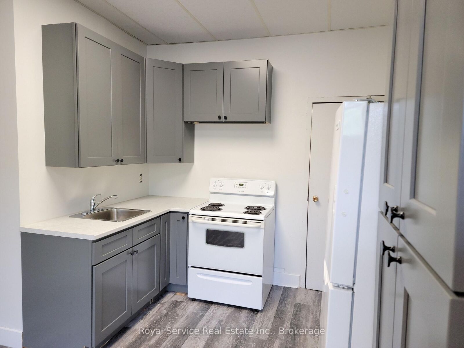 Property Photo:  18 Walton Street #2  ON L1A 1M9 