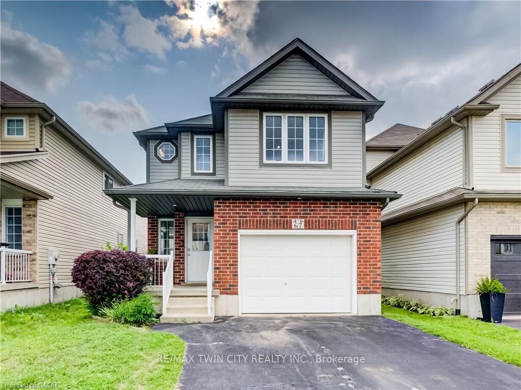 Property Photo: 67 Chantilly Street ON N2R 1V3
