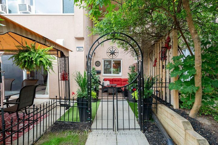 Property Photo: 3060 Constitution Boulevard 264 ON L4Y 3X8