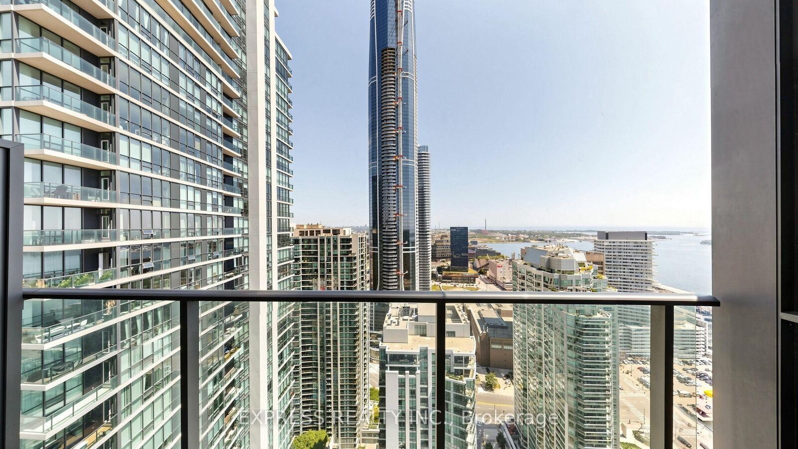 Property Photo: 33 Bay Street 4207 ON M5J 2Z3