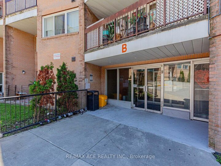 Property Photo: 100 Mornelle Court 1017 ON M1E 4X2