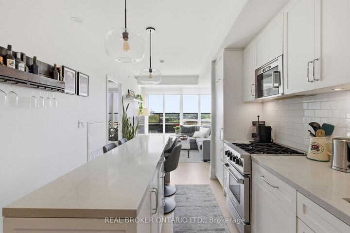 Property Photo: 25 Malcolm Road 606 ON M4G 0C1
