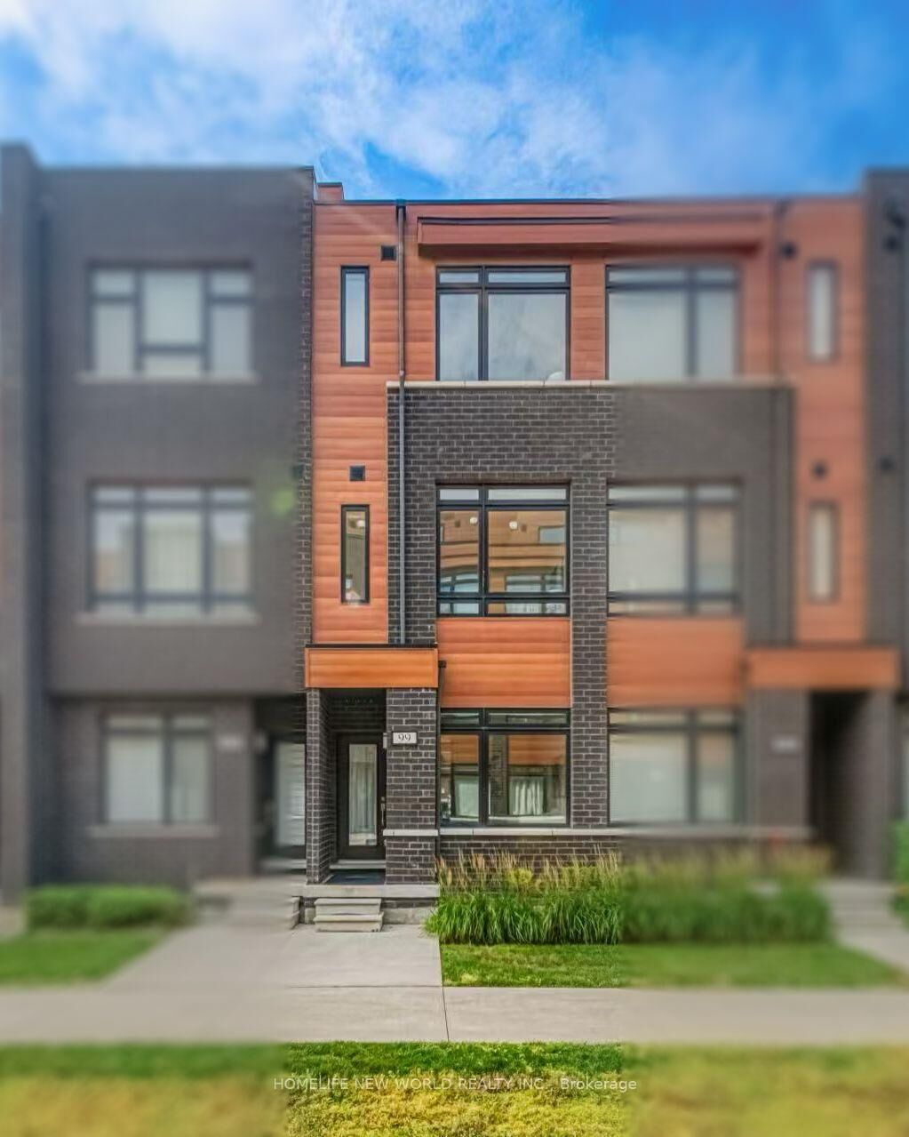 Property Photo:  370D Red Maple Road 99  ON L4C 5T4 
