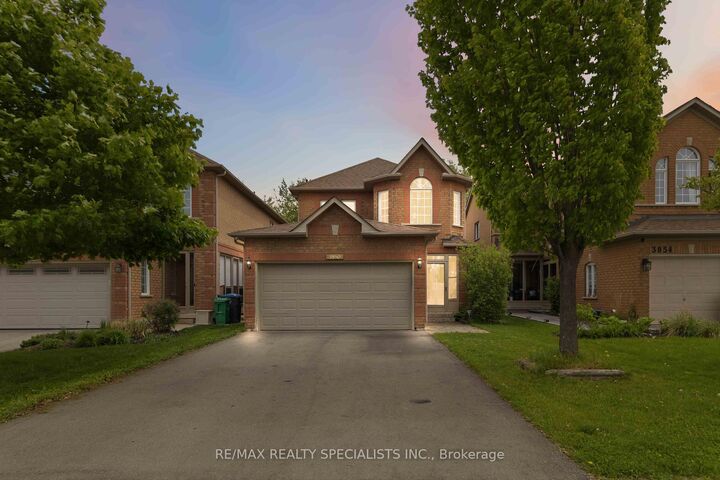 Property Photo: 3850 Forest Bluff Crescent ON L5N 7V1