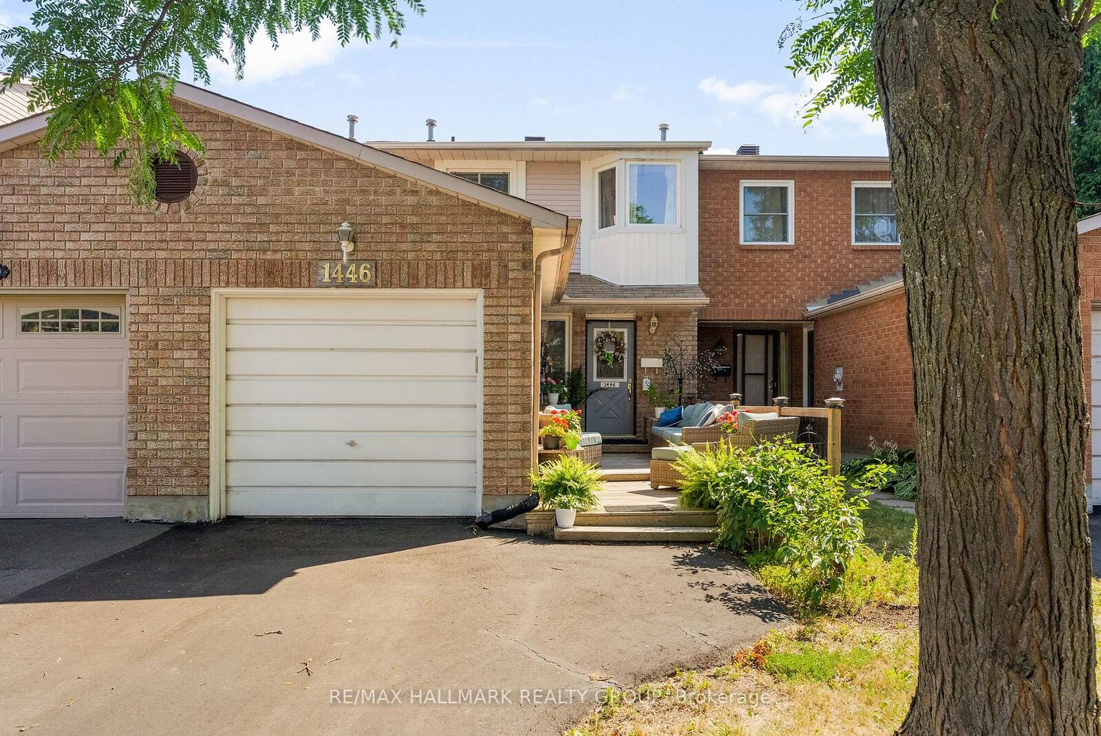 Property Photo: 1446 Deavy Way ON K1E 2W8