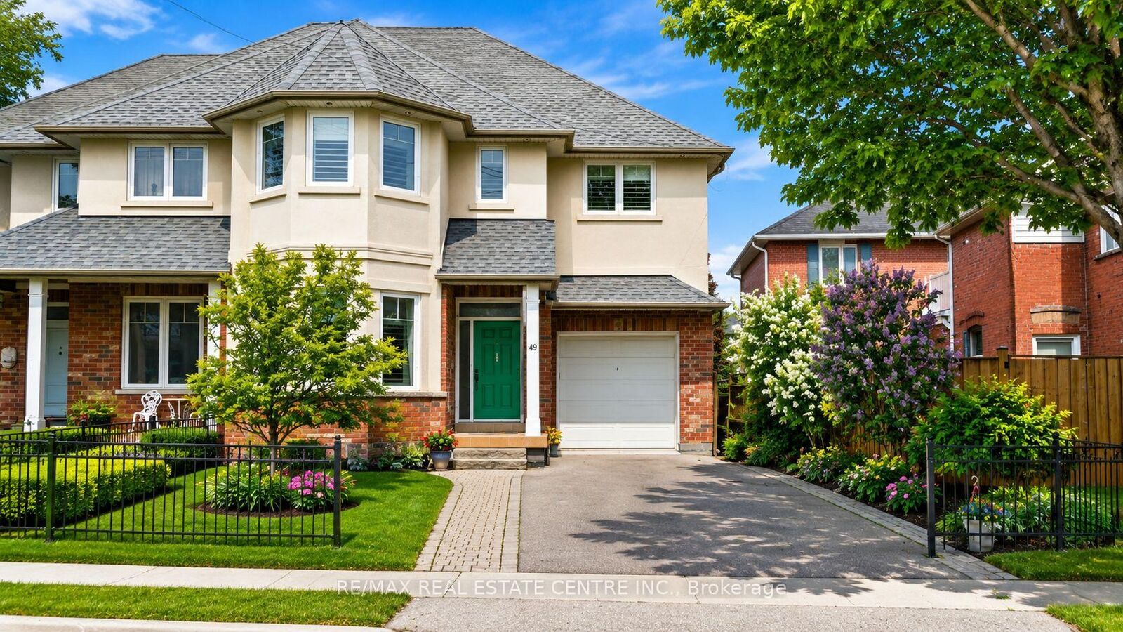 Property Photo: 49 Bronte Street S ON L9T 1Z3