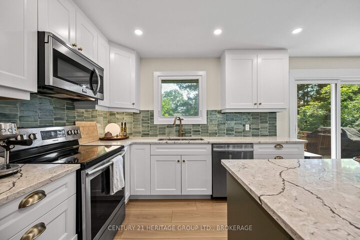 Property Photo:  925 Woodbine Road  ON K7P 2X4 