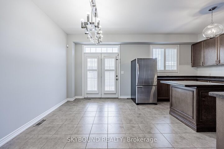 Property Photo:  651 Farmstead Drive 3  ON L9T 7W2 
