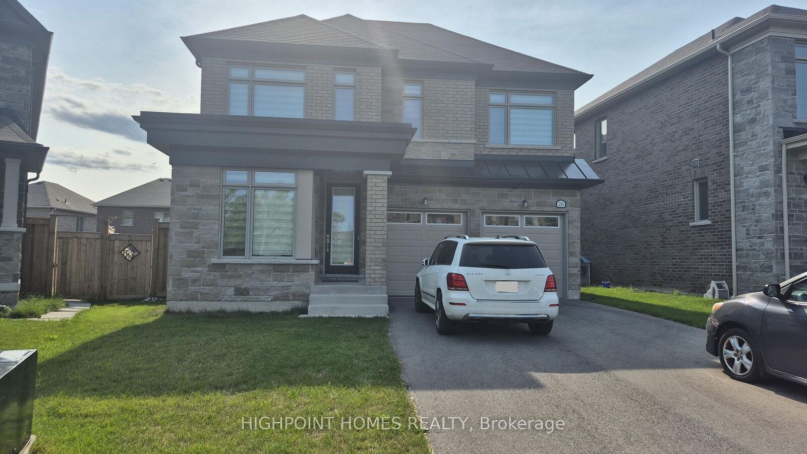 Property Photo:  26 Red Blossom Court  ON L4A 4V1 