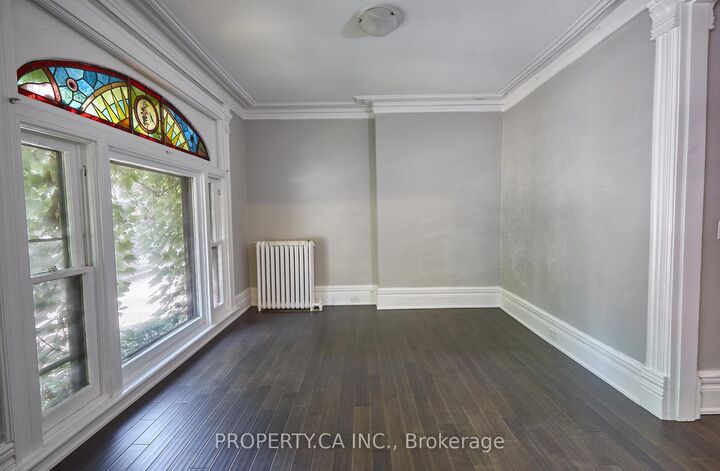 345 Gladstone Avenue — photo 1