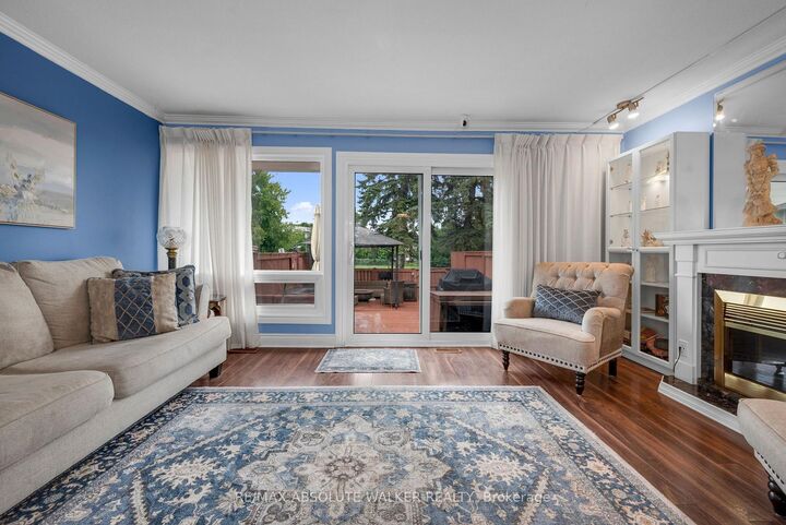 Property Photo: 1752 Stonehenge Crescent ON K1B 4Z9