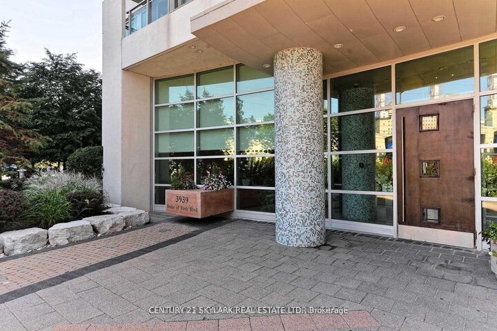 Property Photo:  3939 Duke Of York Boulevard 3007  ON L5B 4N2 