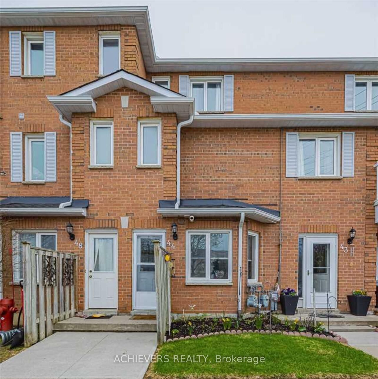 Property Photo:  510 Essa Road 44  ON L4N 7L5 