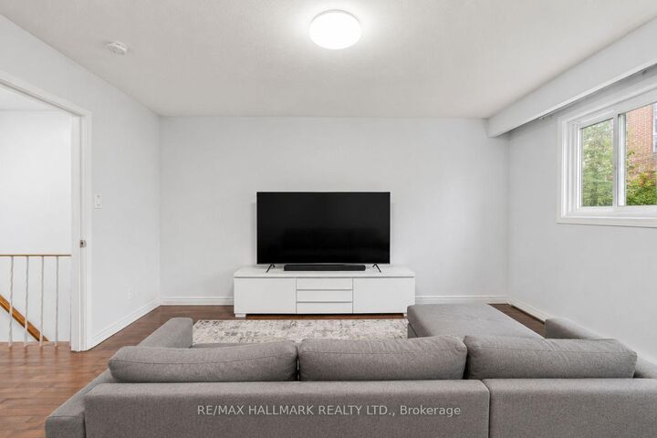 Property Photo:  82 Halsey Avenue 3  ON M4B 1A9 