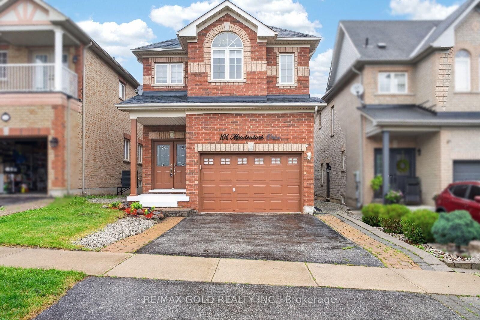Property Photo:  106 Meadowlark Drive  ON L7G 6N6 