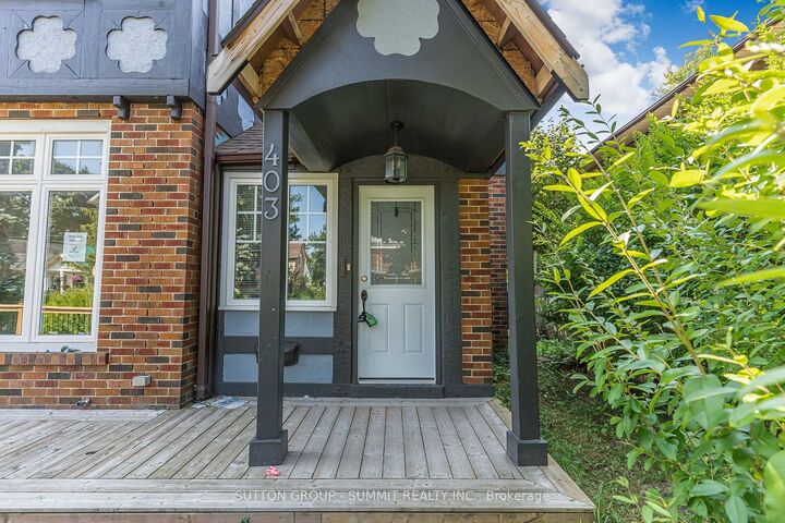Property Photo:  403 Niagara Street  ON L3C 1L3 