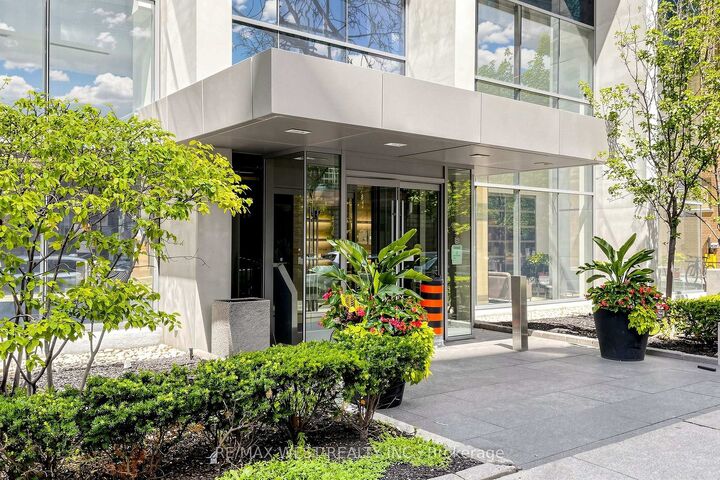 Property Photo:  38 Grenville Street 1203  ON M4Y 1A9 