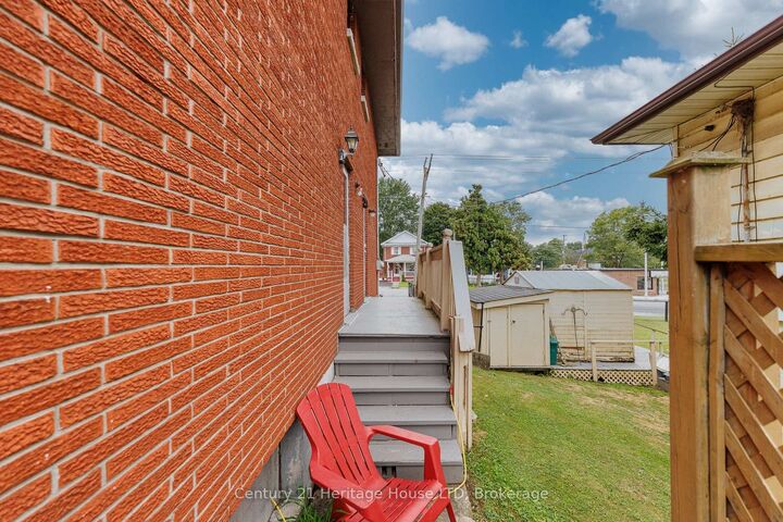 Property Photo: 146 Central Avenue ON L2A 3S7
