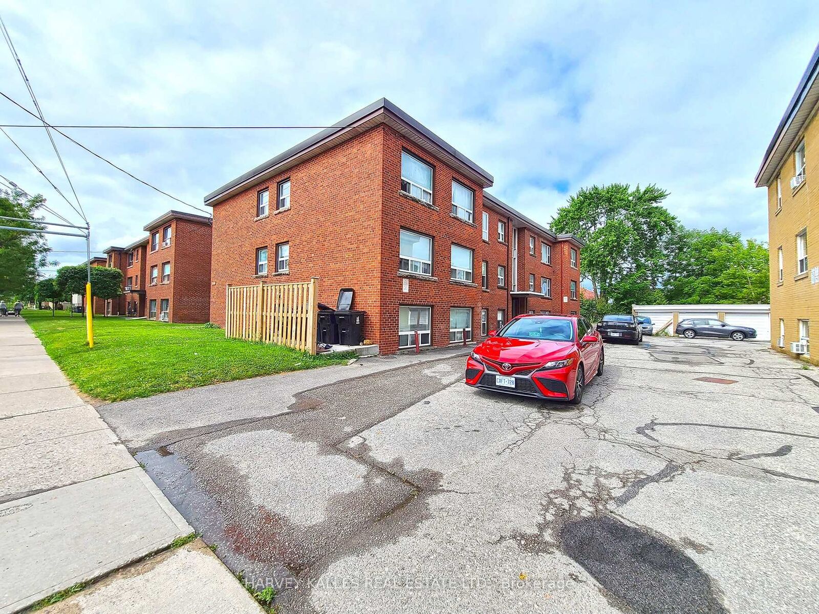 Property Photo:  2434 Keele Street 9  ON M6L 2N2 