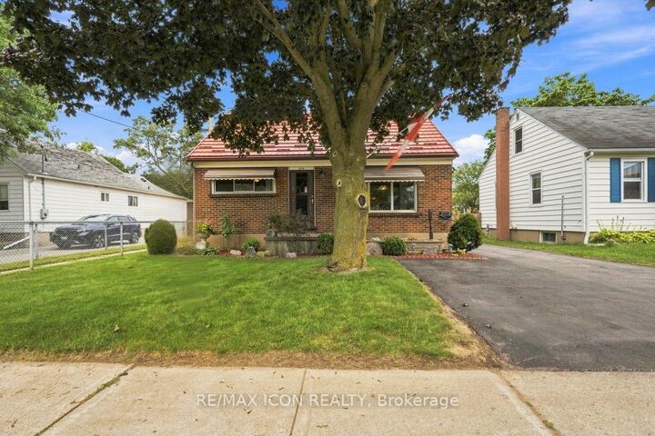Property Photo: 374 Hale Street ON N5W 1G4