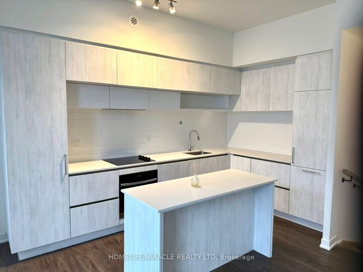 Property Photo:  2 Steckley House Lane 924  ON L4S 0N4 