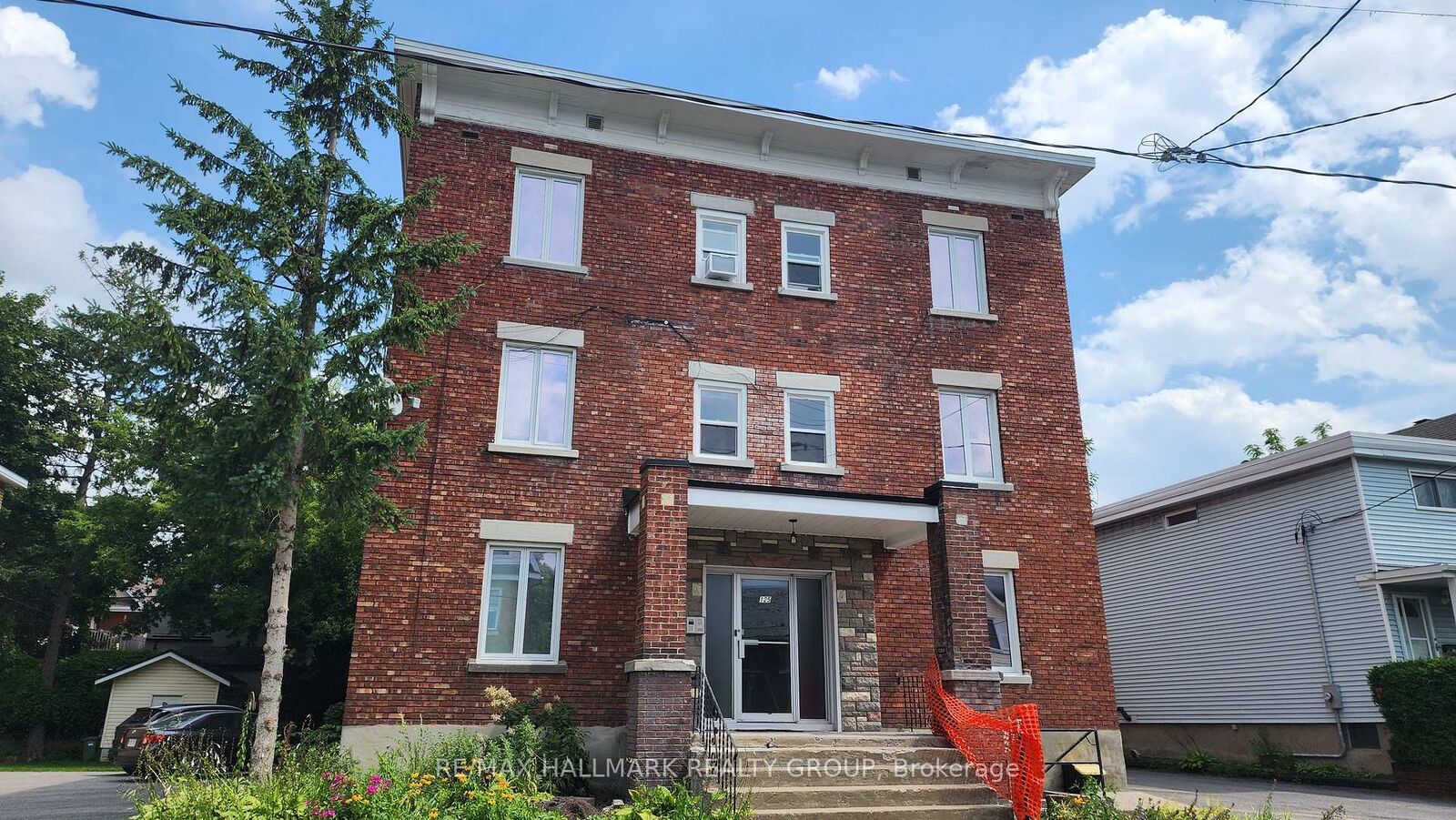 Property Photo: 125 Glenora Street 3 ON K1S 1J2